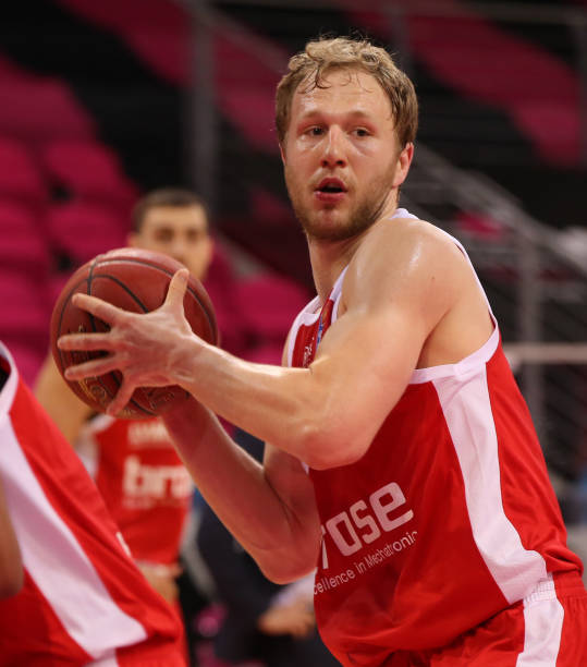 同时也向我 同时也向我